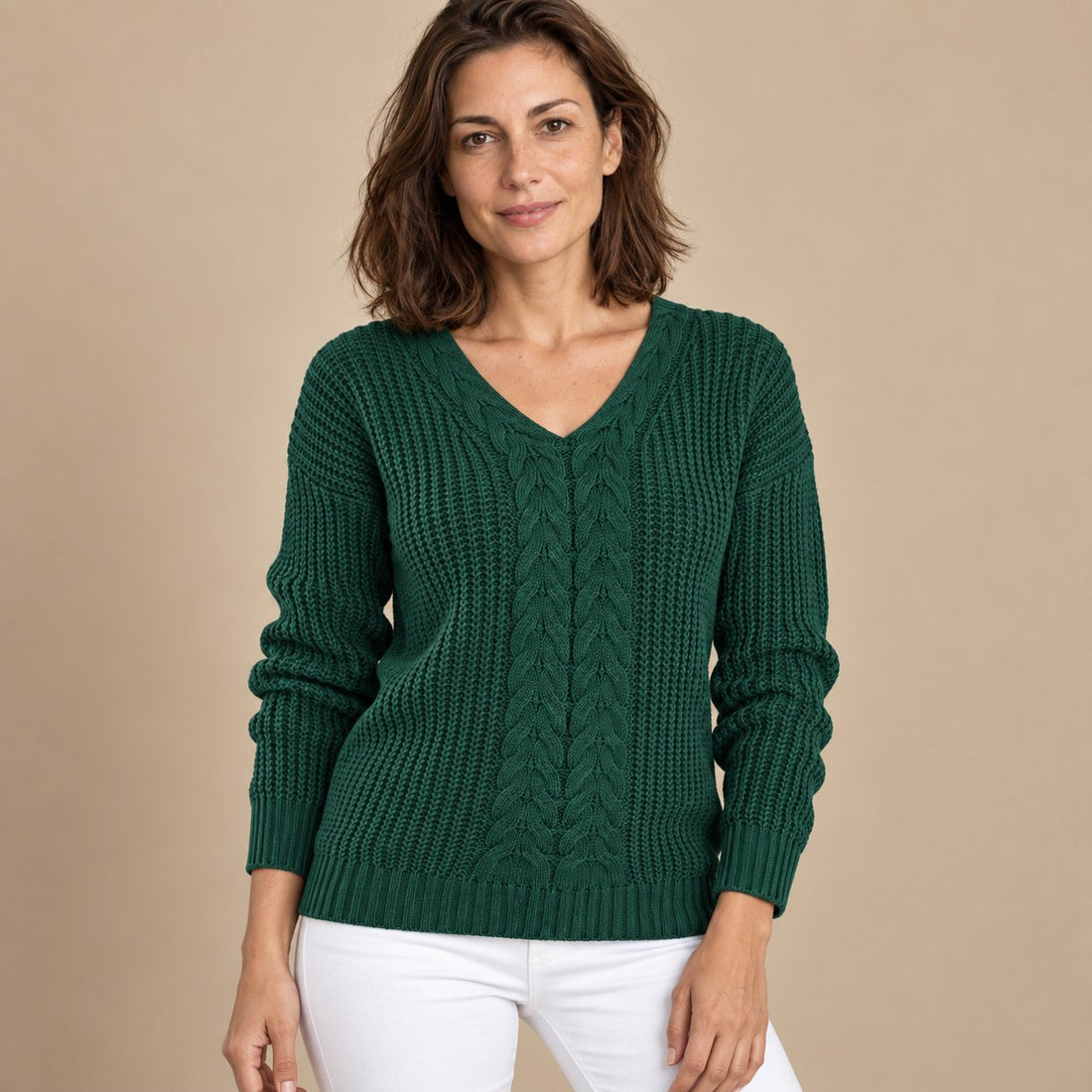 Sweter damski w warkocze w serek o luźnym kroju