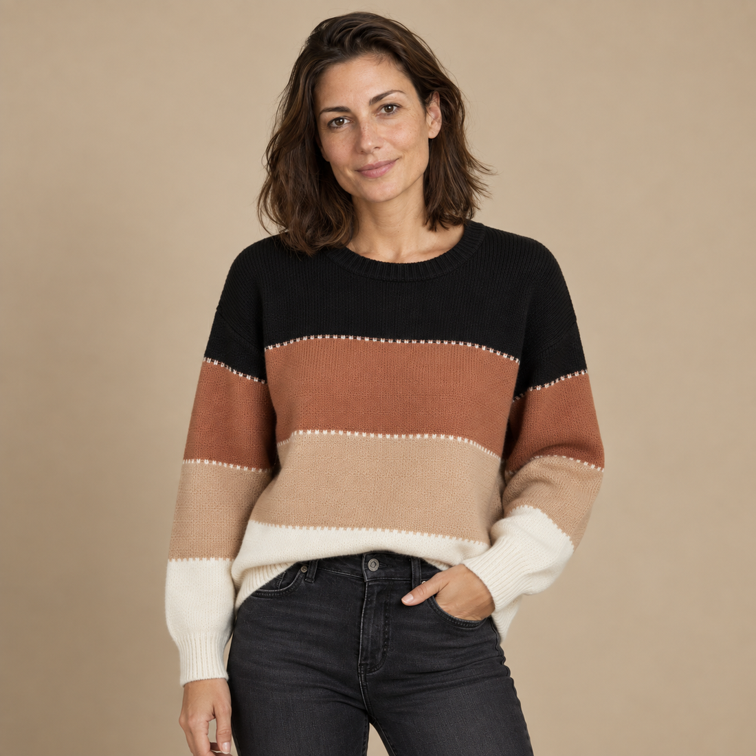 Sweter damski w paski z okrągłym dekoltem