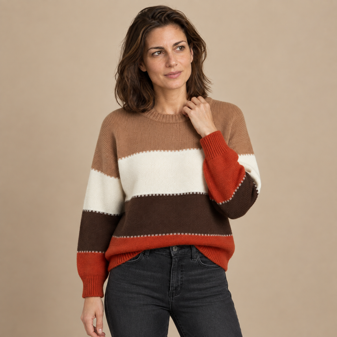 Sweter damski w paski z okrągłym dekoltem