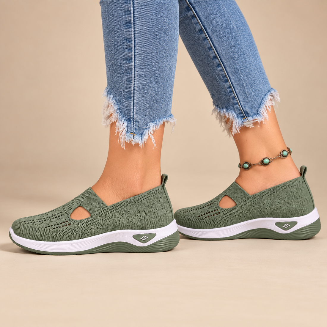 Buty damskie z dzianinową cholewką i anatomiczną wkładką na co dzień