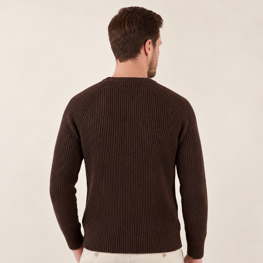 Brązowy sweter męski o splocie angielskim z okrągłym dekoltem