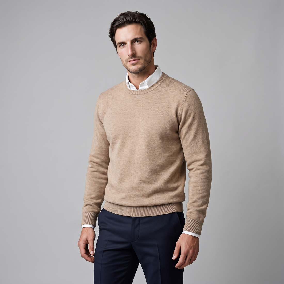 Sweter męski z cienkiej dzianiny z okrągłym dekoltem