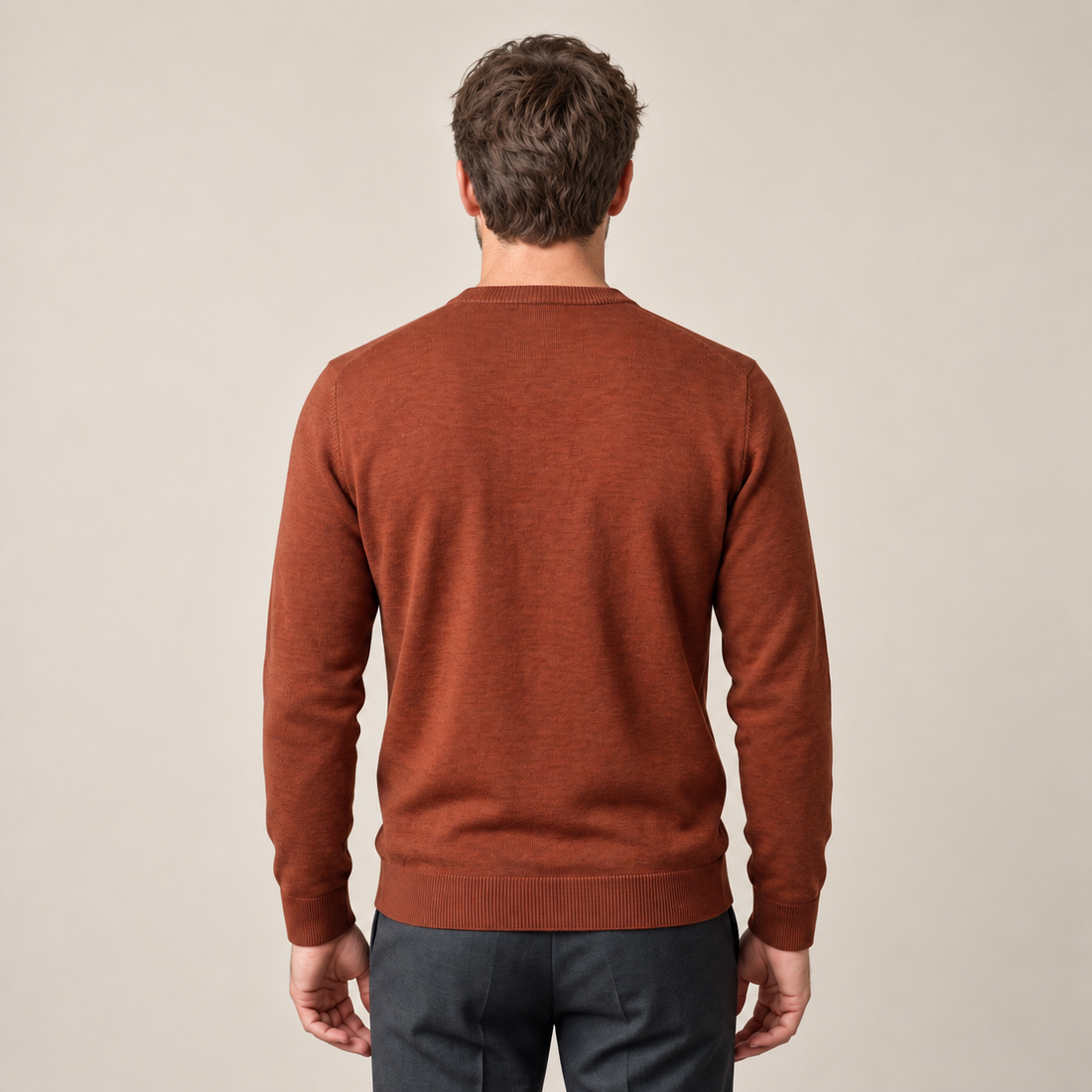 Sweter męski z cienkiej dzianiny z okrągłym dekoltem