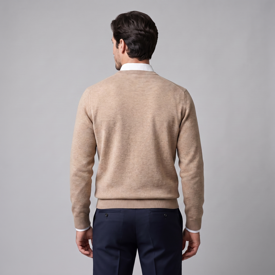 Sweter męski z cienkiej dzianiny z okrągłym dekoltem