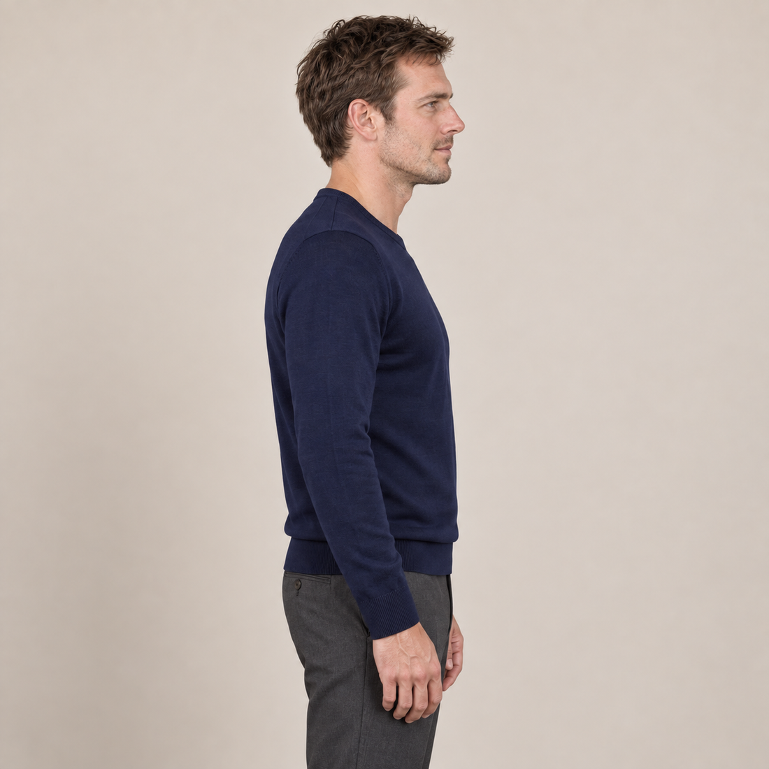 Sweter męski z cienkiej dzianiny z okrągłym dekoltem