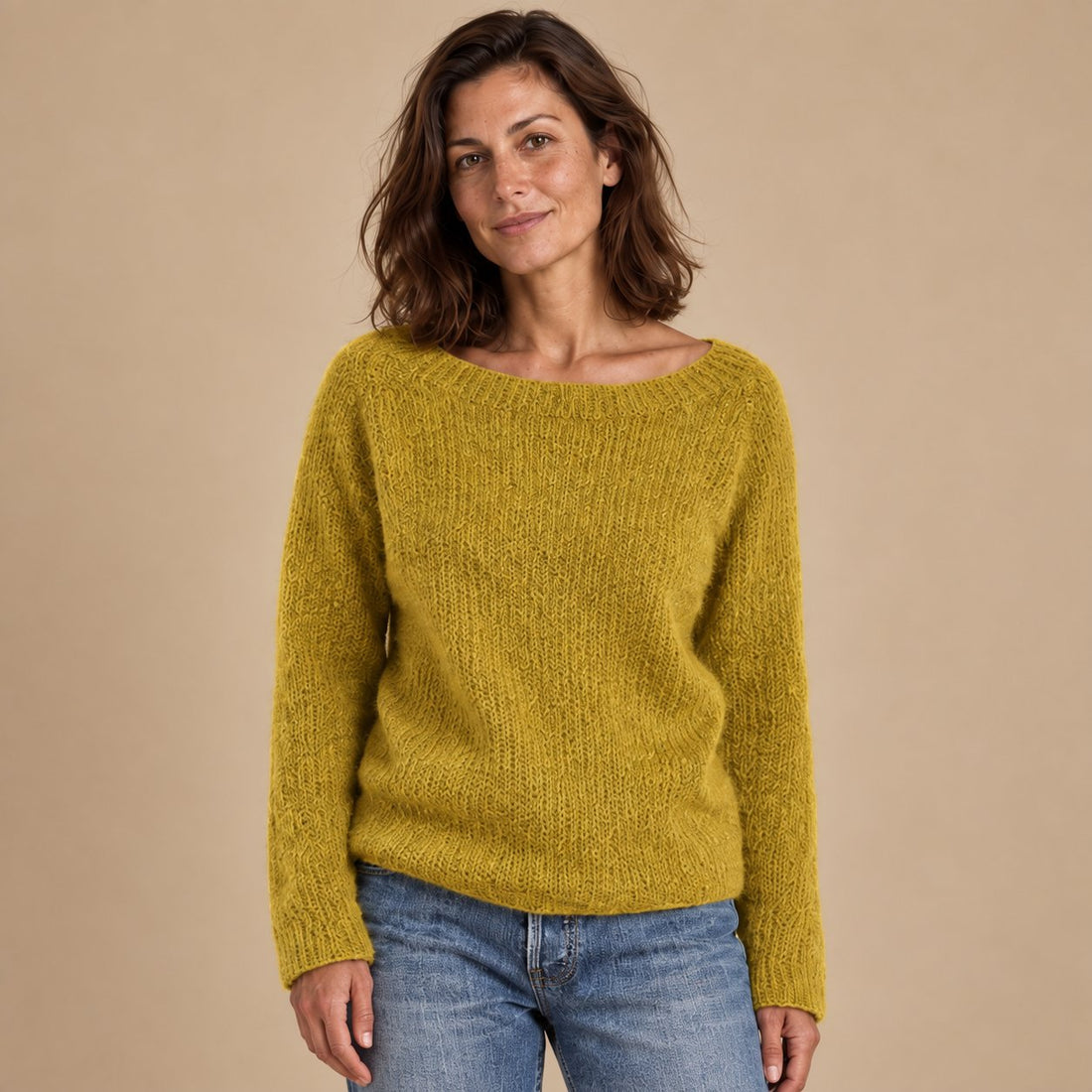 Sweter damski z dekoltem w łódkę o luźnym kroju