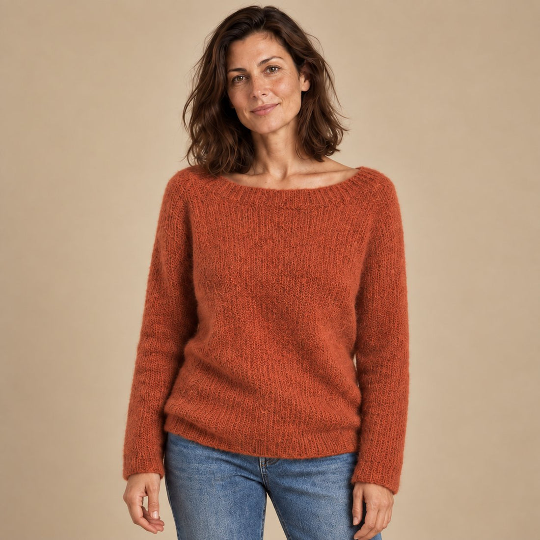 Sweter damski z dekoltem w łódkę o luźnym kroju