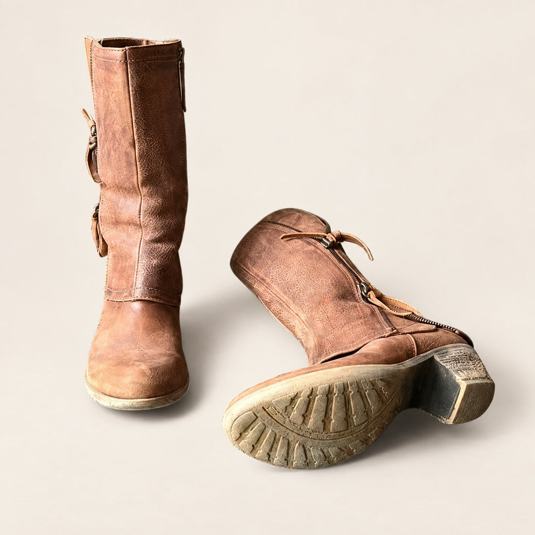 Wygodne buty damskie do połowy łydki z anatomiczną wkładką i zamkiem