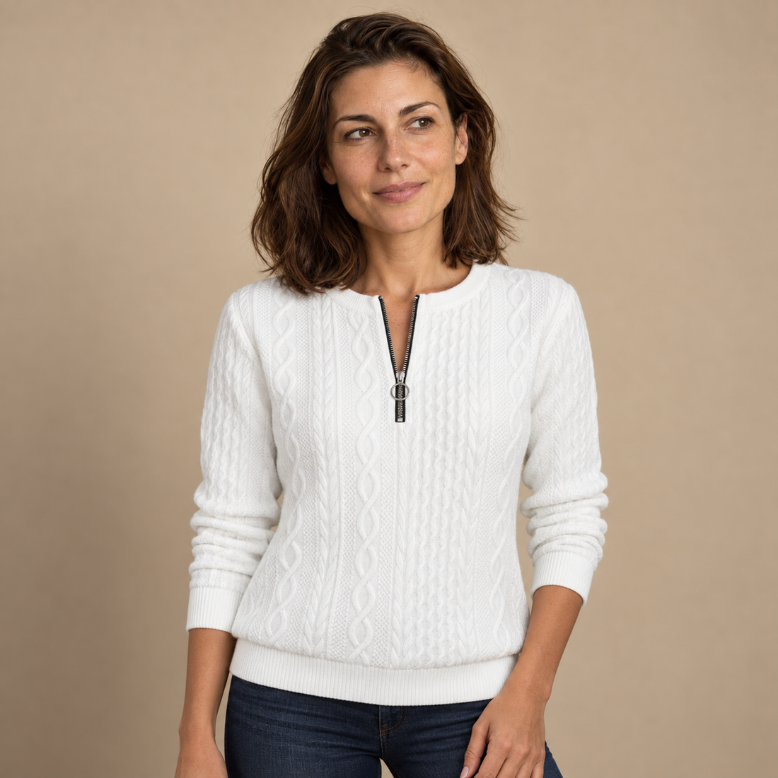 Sweter damski w warkocze z zamkiem przy szyi