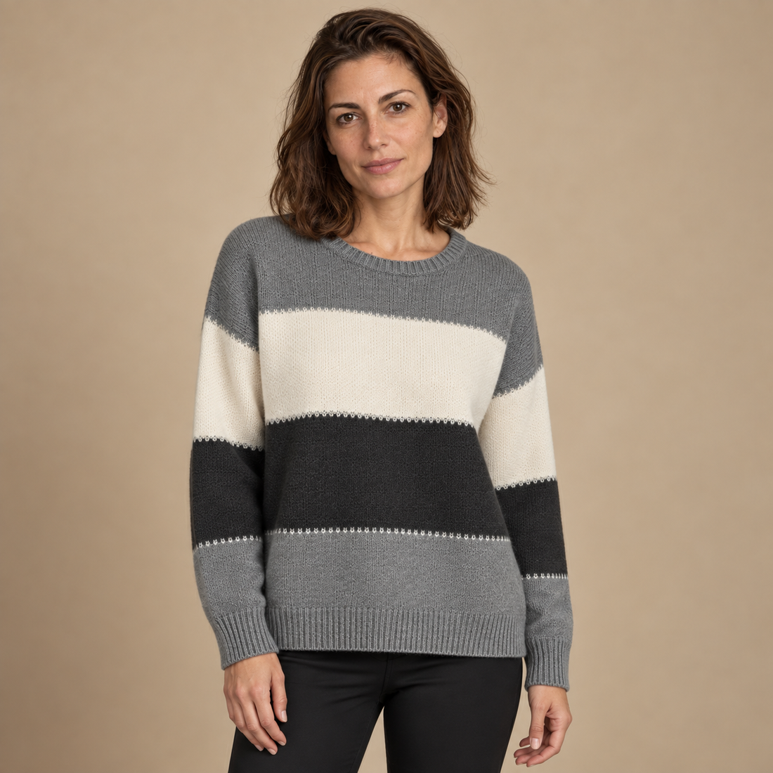 Sweter damski w paski z okrągłym dekoltem