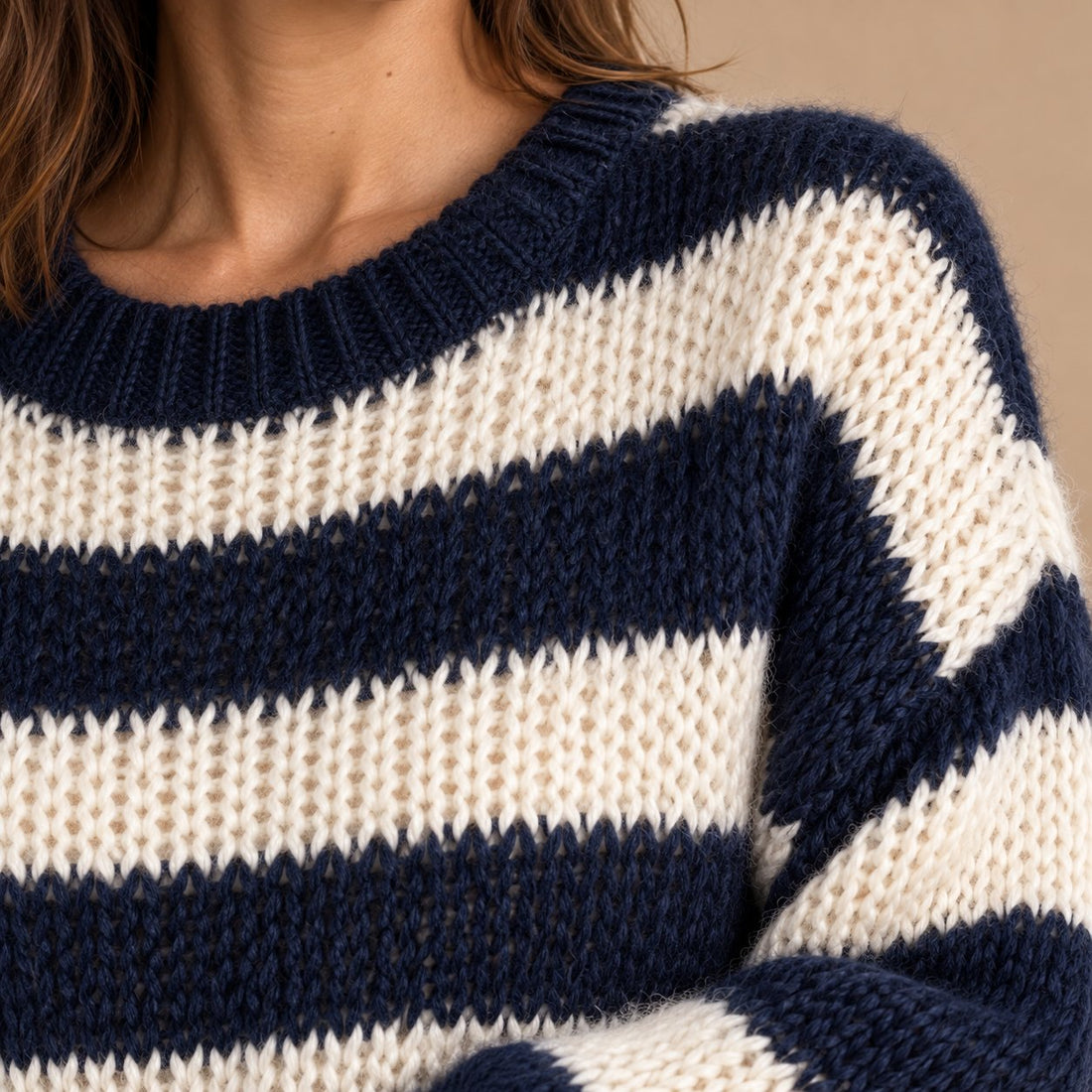 Sweter damski oversize w paski z długim rękawem