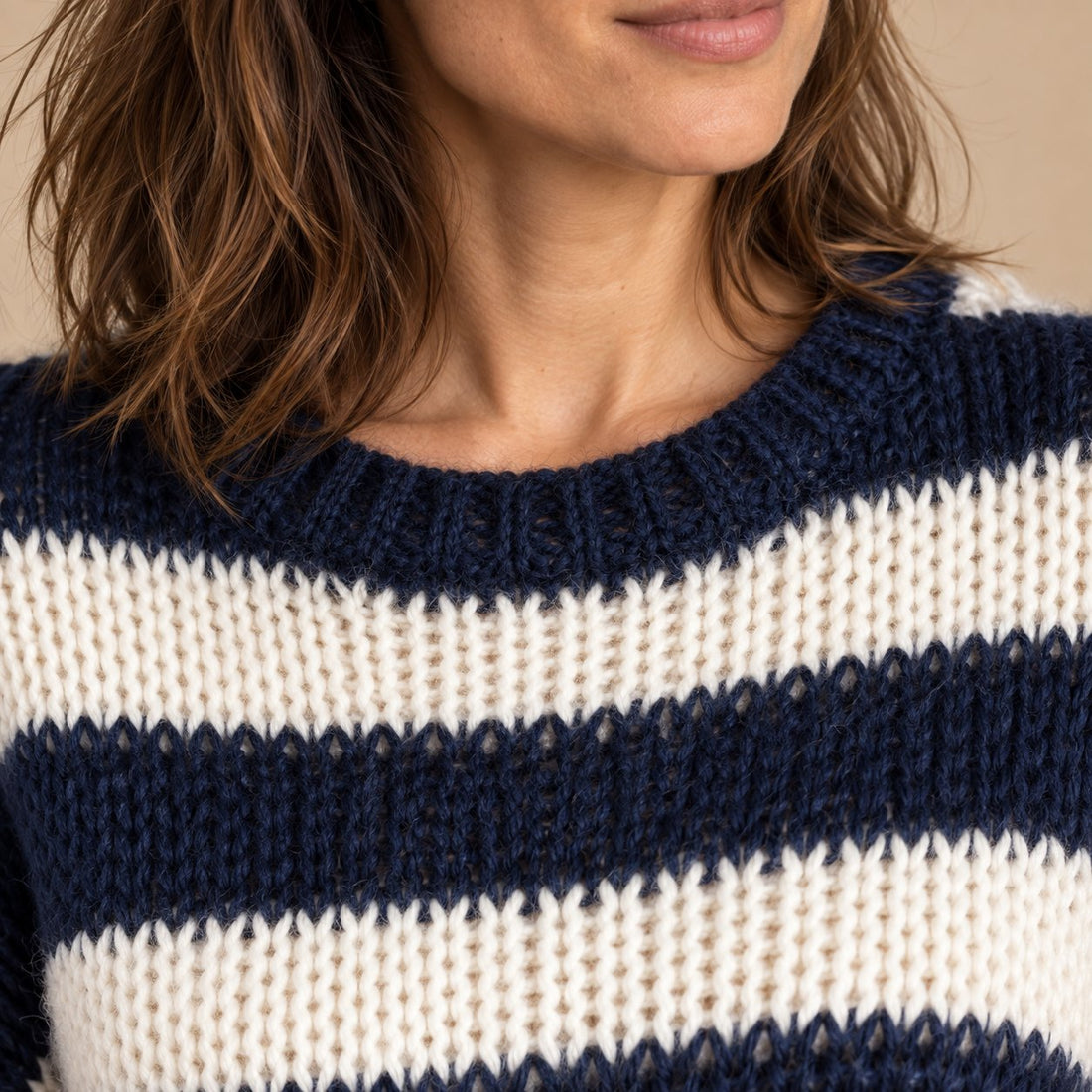 Sweter damski oversize w paski z długim rękawem