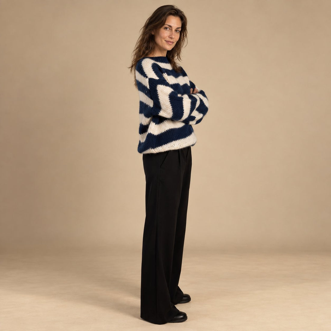 Sweter damski oversize w paski z długim rękawem