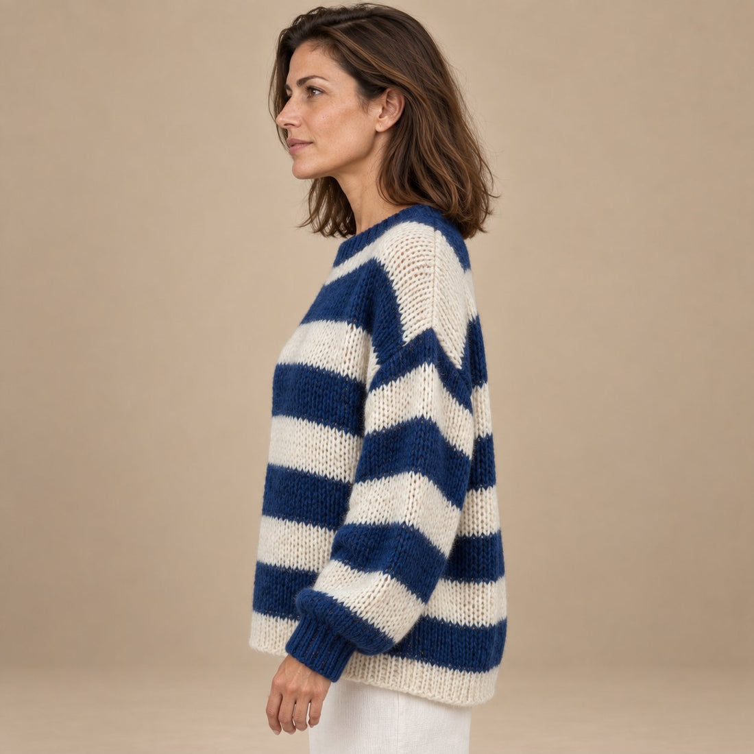 Sweter damski oversize w paski z długim rękawem