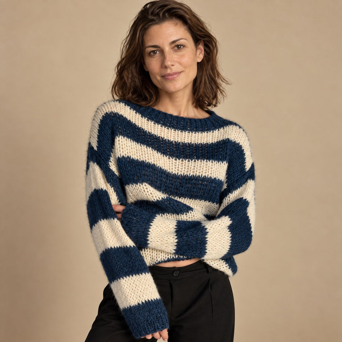 Sweter damski oversize w paski z długim rękawem