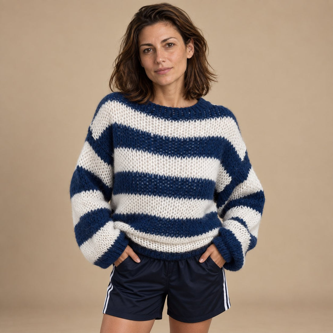 Sweter damski oversize w paski z długim rękawem