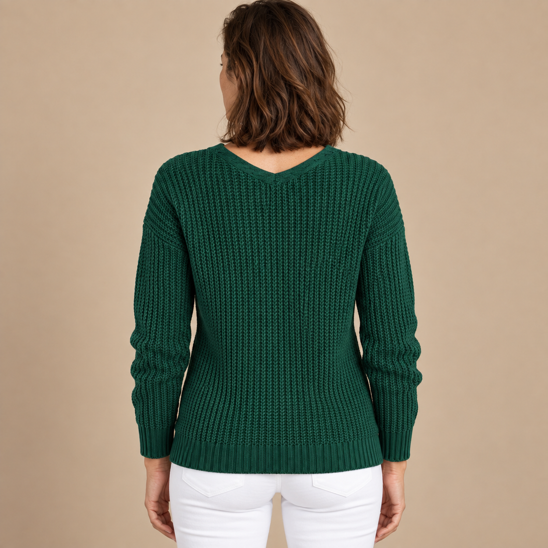 Sweter damski w warkocze w serek o luźnym kroju