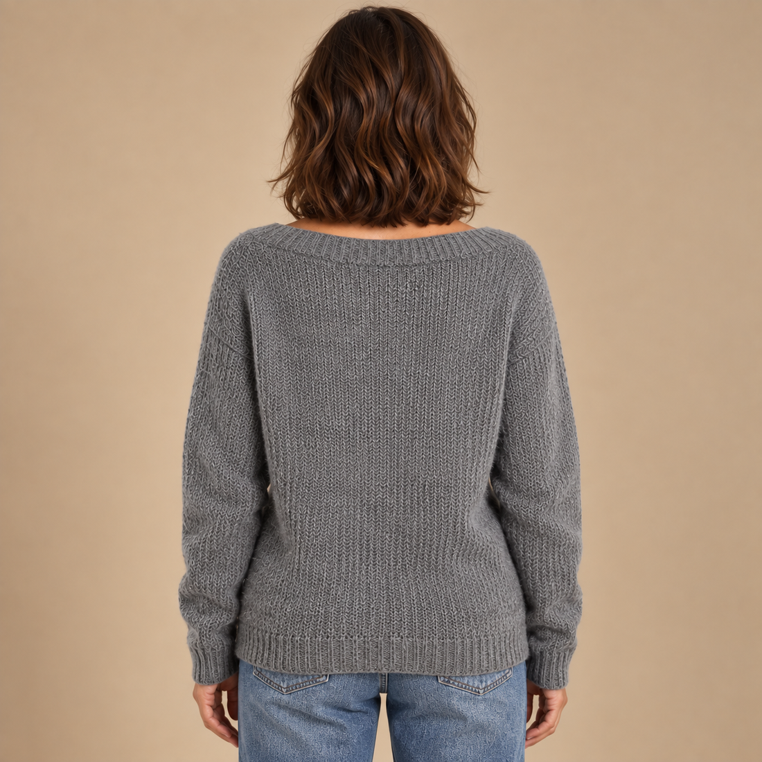 Sweter damski z dekoltem w łódkę o luźnym kroju