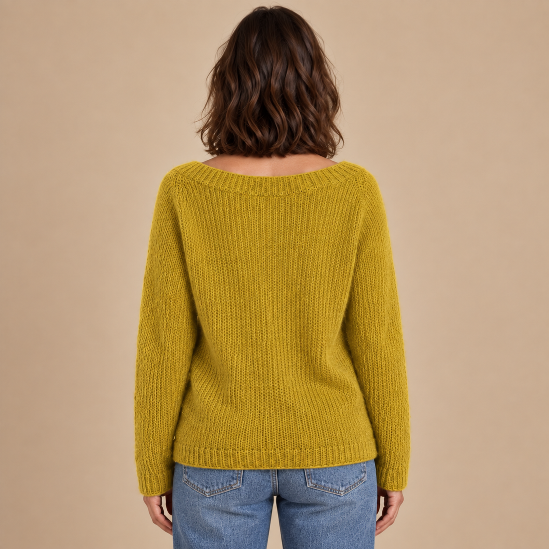 Sweter damski z dekoltem w łódkę o luźnym kroju