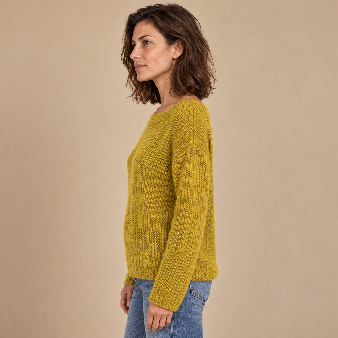 Sweter damski z dekoltem w łódkę o luźnym kroju