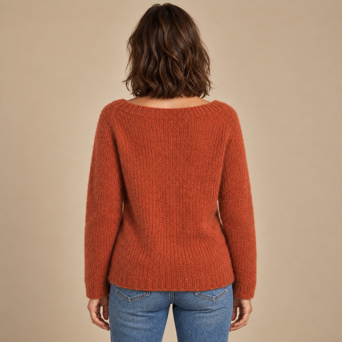 Sweter damski z dekoltem w łódkę o luźnym kroju